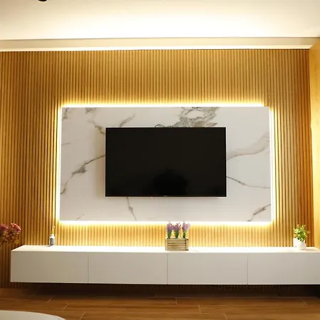 Lux Retreat *