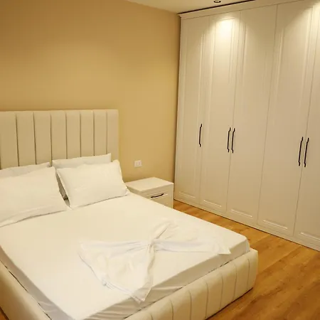 Lux Retreat
