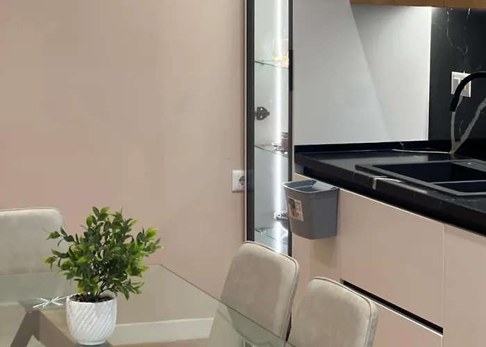 Lux Retreat Apartment